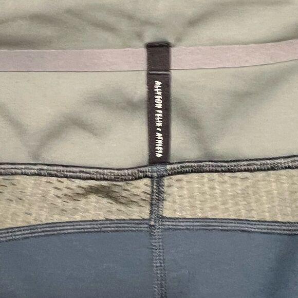 NWOT ATHLETA x Allyson Felix Legend Leggings Lagoon Teal Sz M Petite - Picture 6 of 6